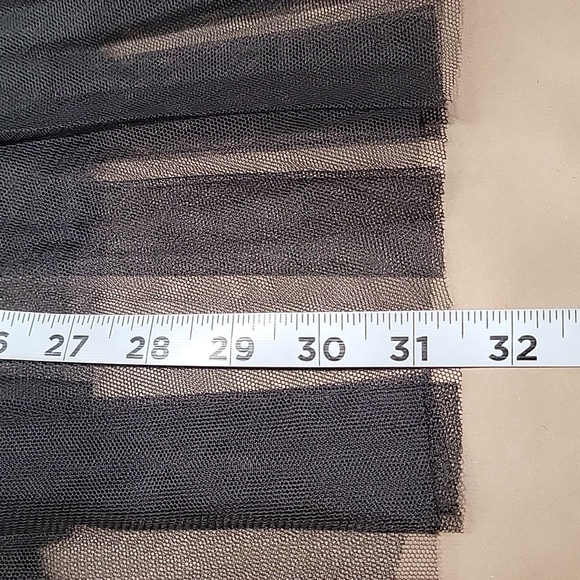 Black Mesh Overlay Midi Length Pleated Skirt - Picture 4 of 9